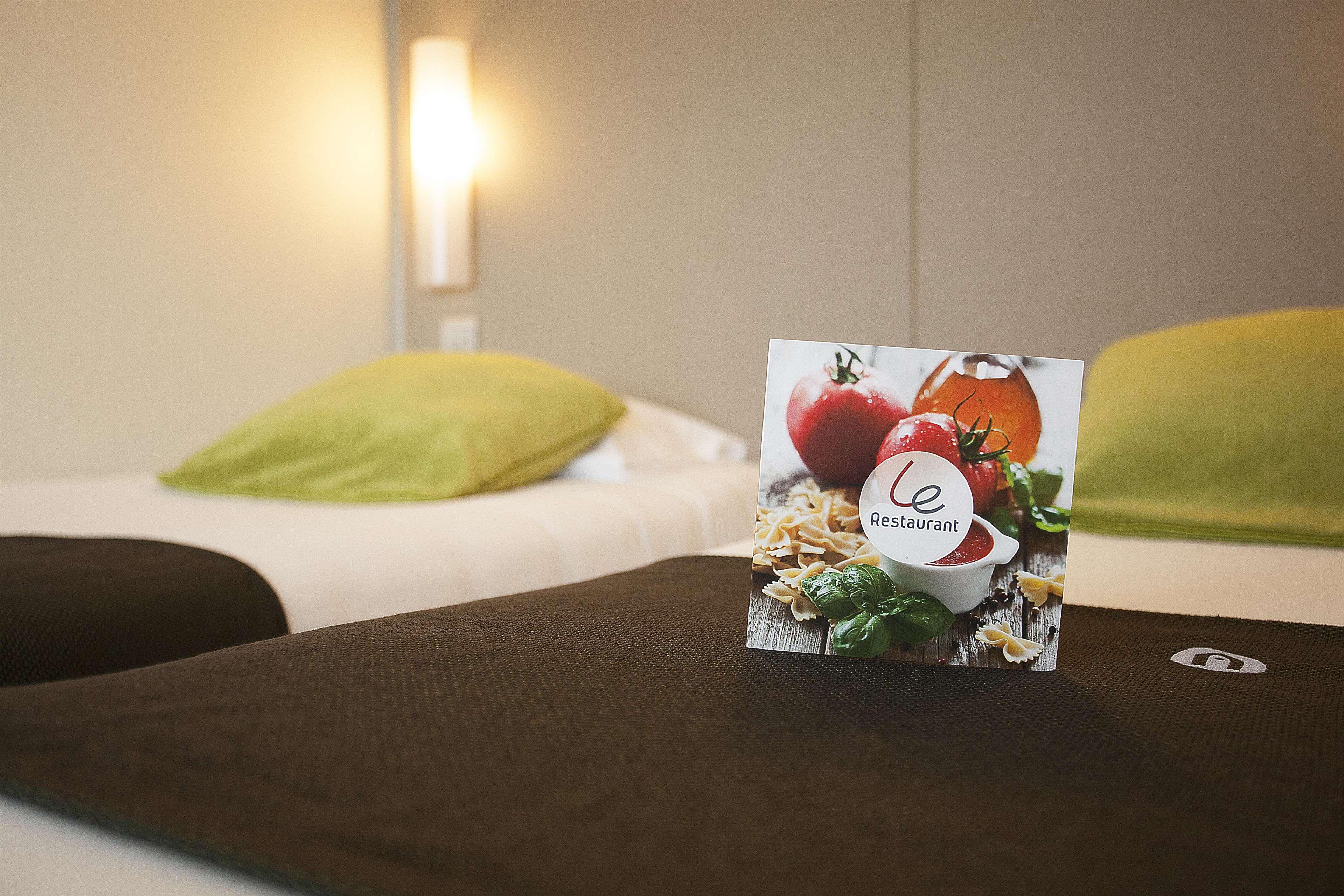 Hotel Campanile Pontarlier Esterno foto