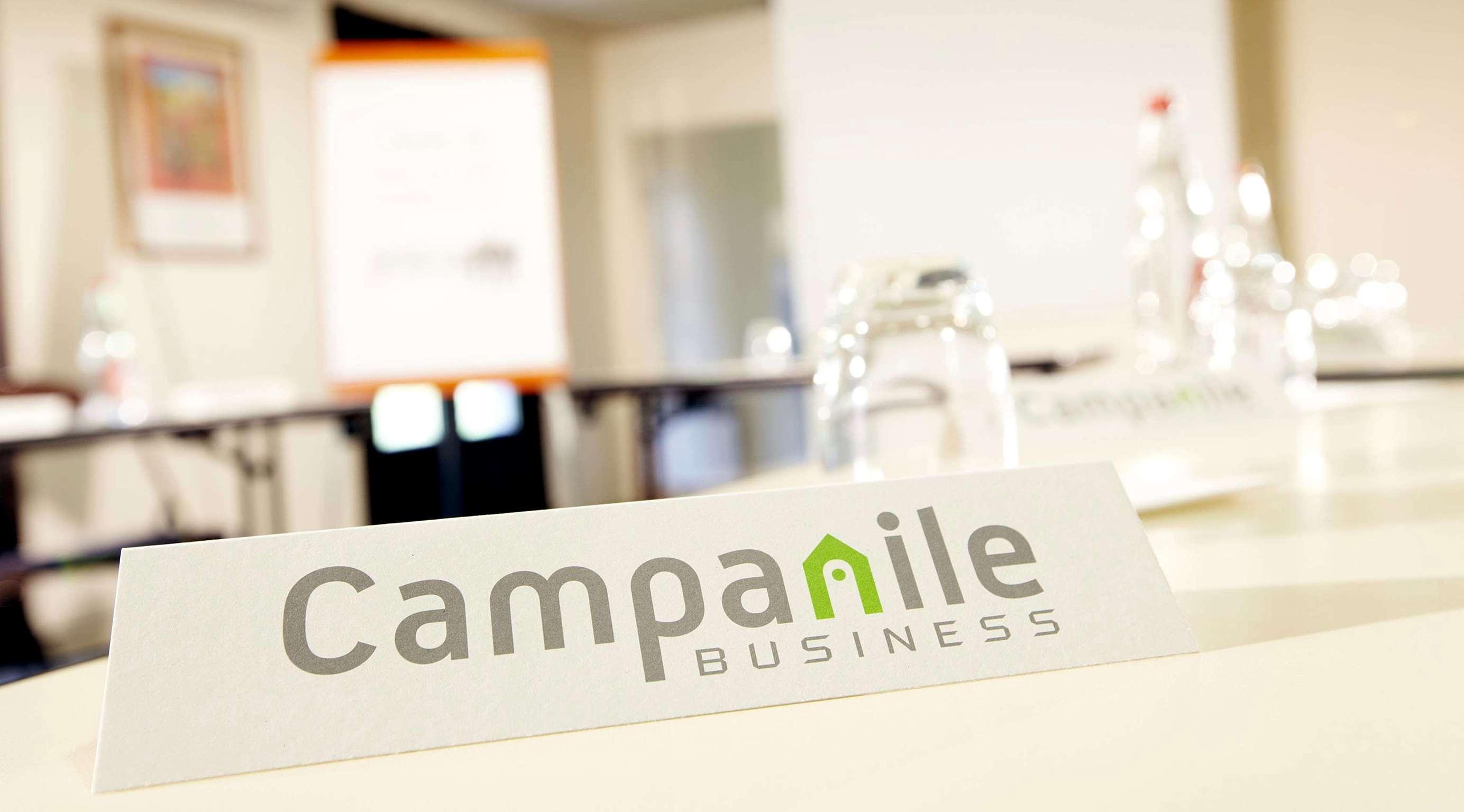 Hotel Campanile Pontarlier Esterno foto