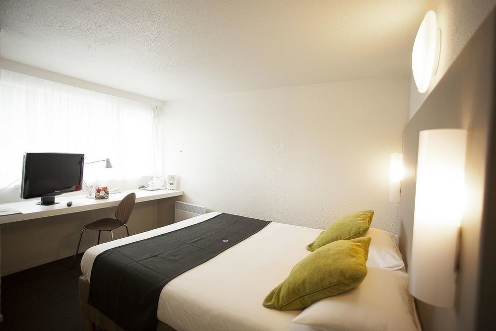 Hotel Campanile Pontarlier Camera foto