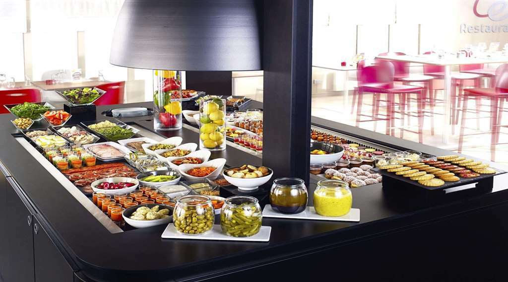 Hotel Campanile Pontarlier Ristorante foto